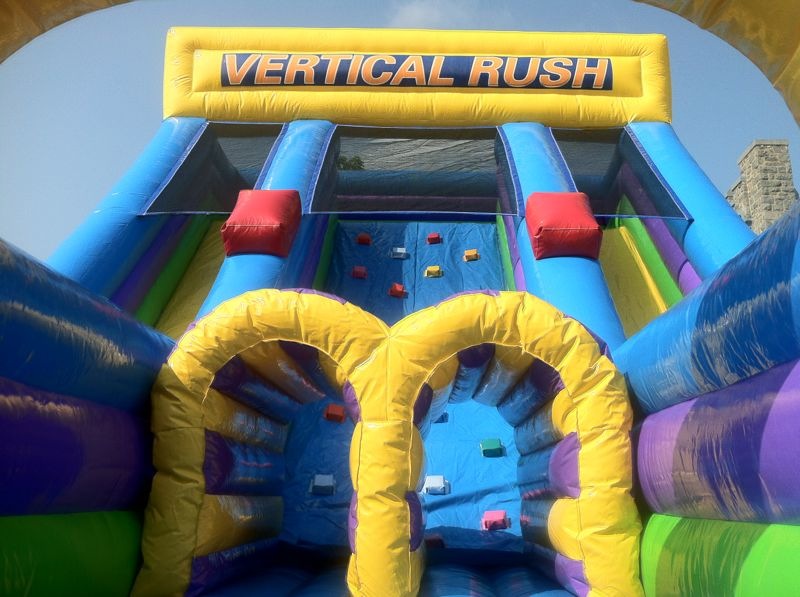 Vertical Rush Inflatable Obstacle Course #D43