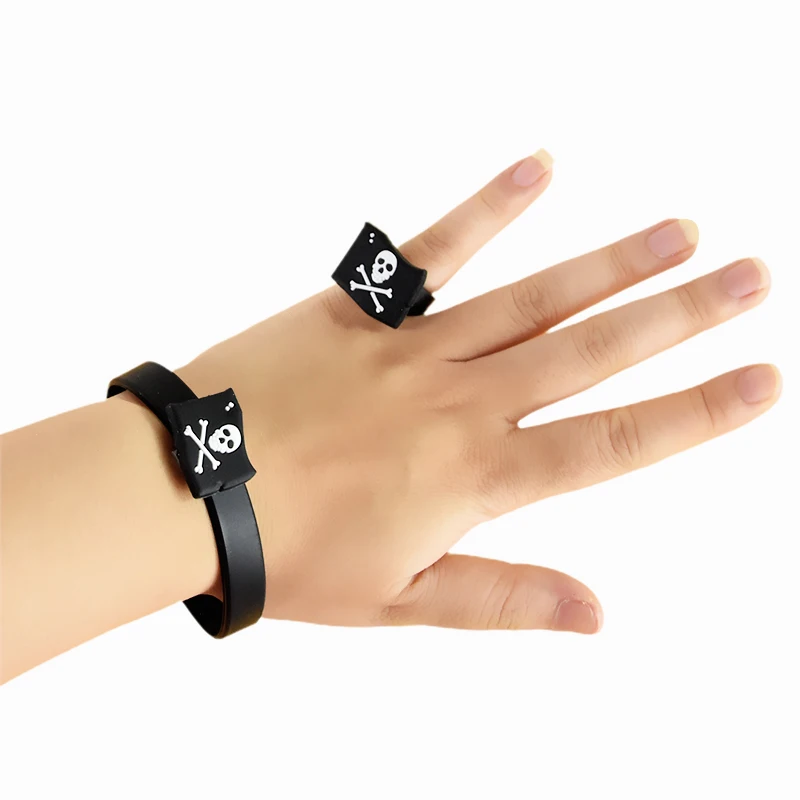 4/8Pcs Pirate Bracelets Rubber Wristband Skull Rin