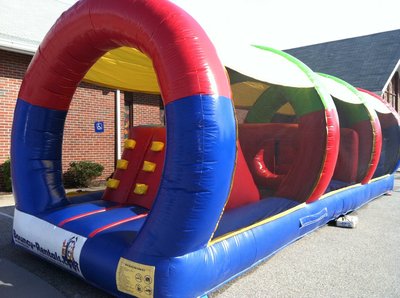 Enclosed inflatable obstacle #10B