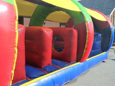 Enclosed inflatable obstacle #10B